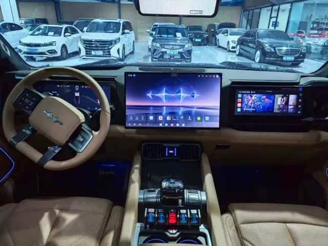 BYD FangChengBao Leopard 8 — Фото автомобиля 6