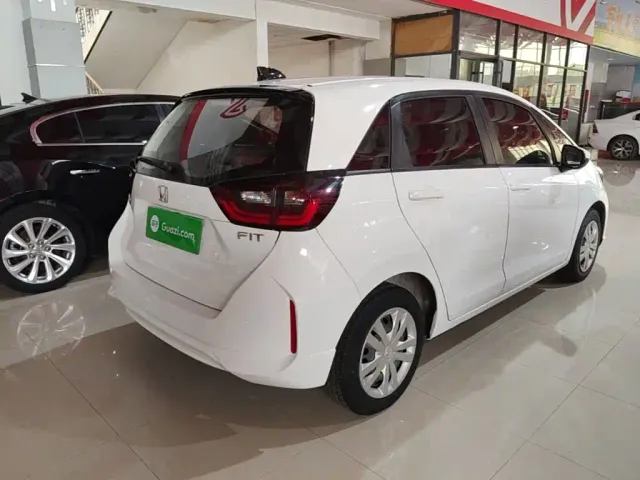 Honda Fit — Фото автомобиля 6