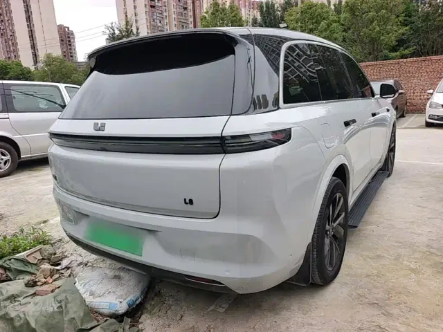 Li Auto L8 — Фото автомобиля 6