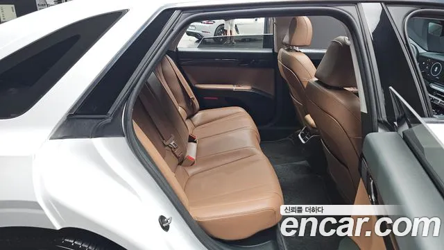 Hyundai Grandeur GN7 — Фото автомобиля 11