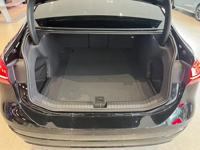 Audi A6L e-tron — Фото автомобиля 12