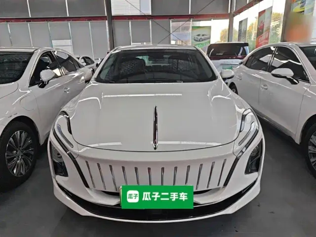 Hongqi E-QM5 — Фото автомобиля 2