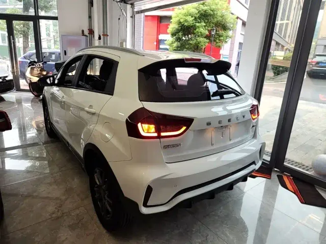 Geely Vision X3 — Фото автомобиля 4