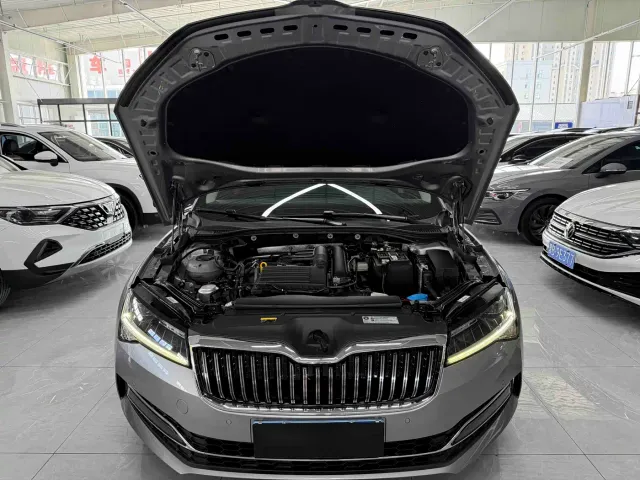 Skoda Superb — Фото автомобиля 22