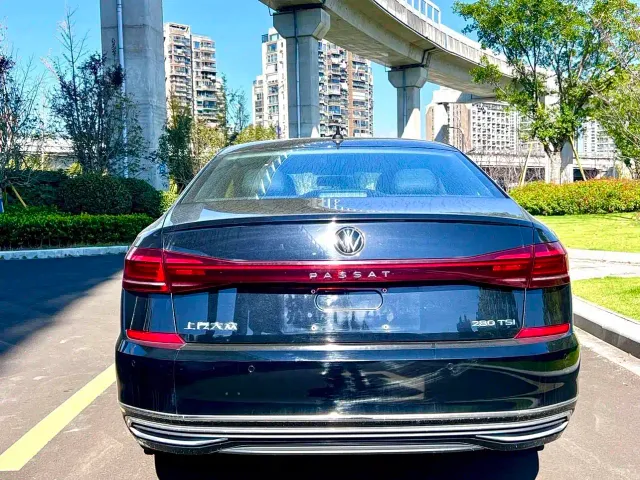 Volkswagen Passat — Фото автомобиля 13