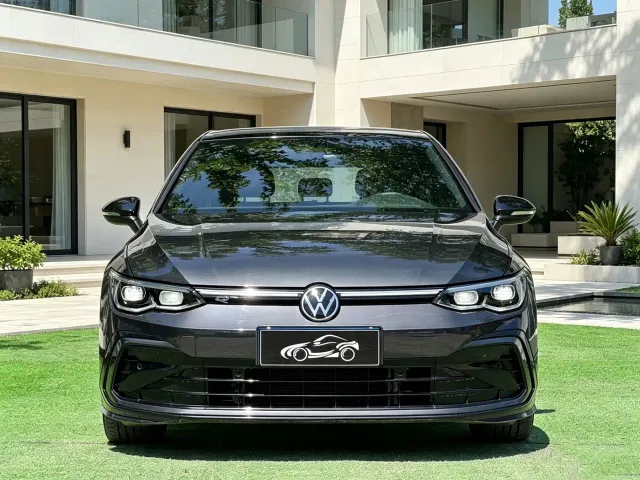 Volkswagen Golf — Фото автомобиля 2