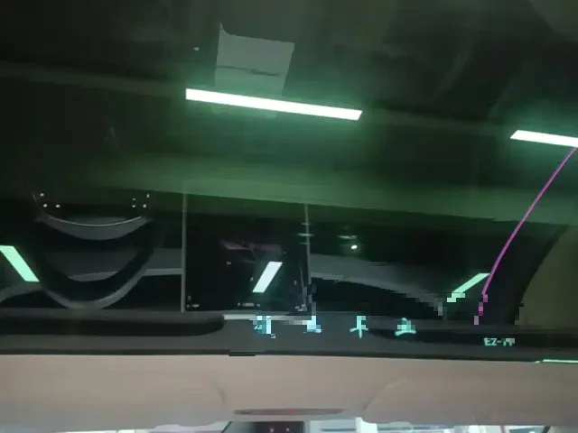 Tesla Model 3 — Фото автомобиля 17