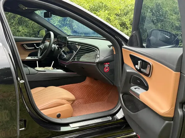 Mercedes-Benz E-Class — Фото автомобиля 6
