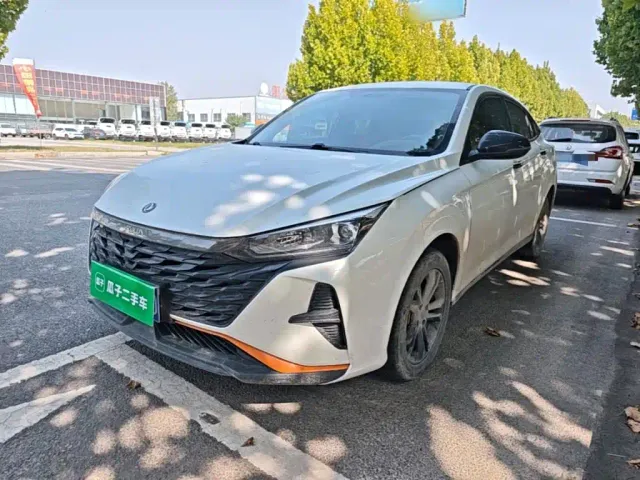 Фотография автомобиля — Dongfeng Yixuan