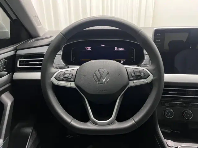 Volkswagen Lavida — Фото автомобиля 10