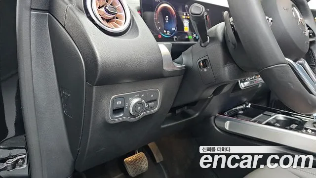 Mercedes-Benz EQB — Фото автомобиля 18