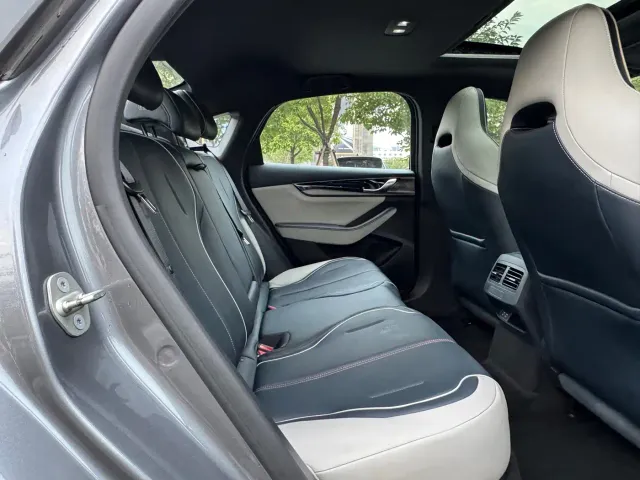 BYD Qin PLUS — Фото автомобиля 8