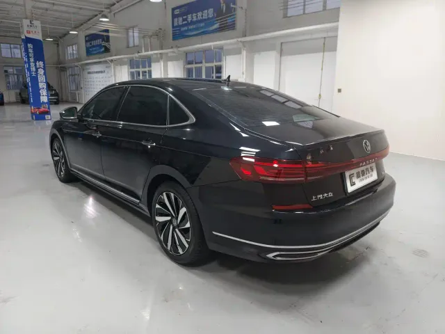 Volkswagen Passat — Фото автомобиля 6