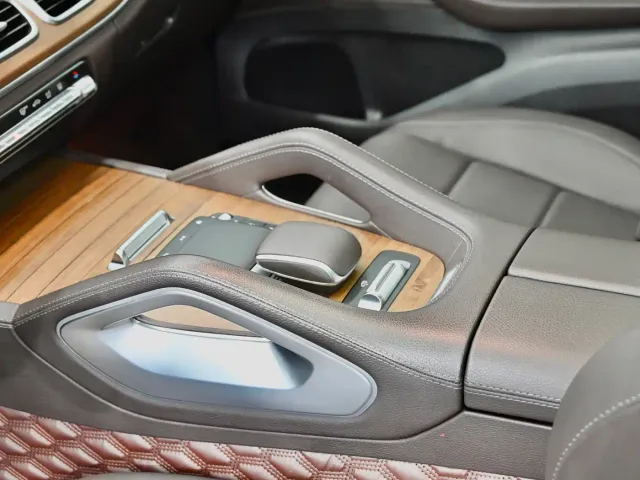 Mercedes-Benz GLE-Class — Фото автомобиля 17