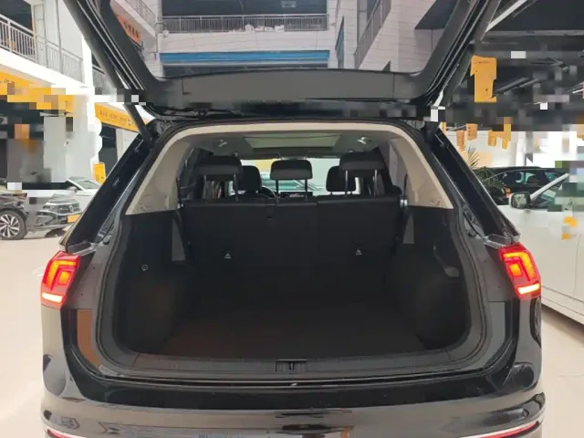 Volkswagen Tiguan L — Фото автомобиля 18