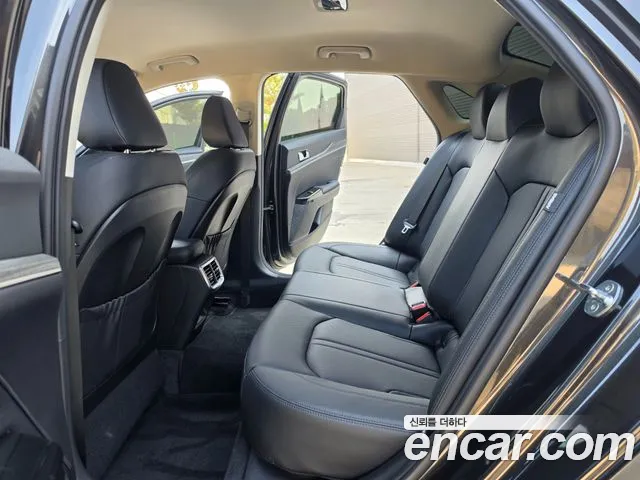 Kia K5 — Фото автомобиля 10