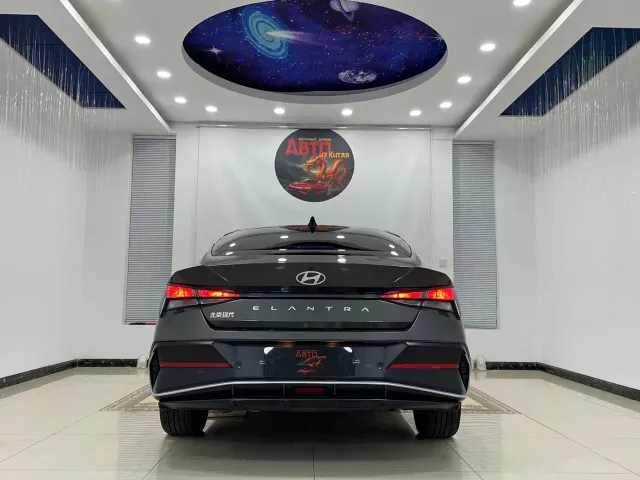 Hyundai Elantra — Фото автомобиля 18
