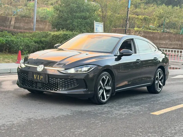 Фотография автомобиля — Volkswagen Lamando