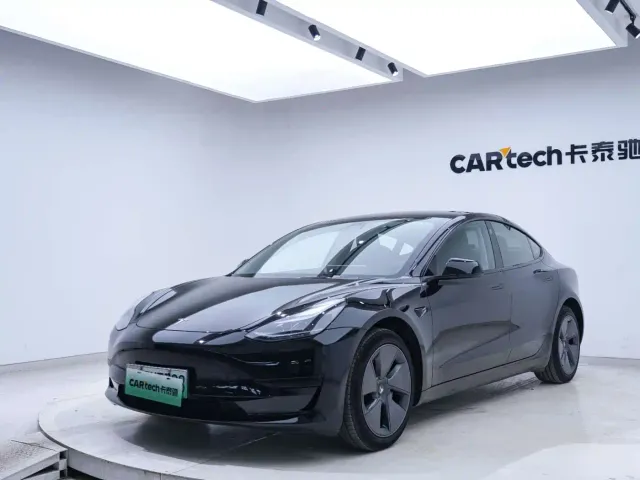 Tesla Model 3 — Фото автомобиля 8