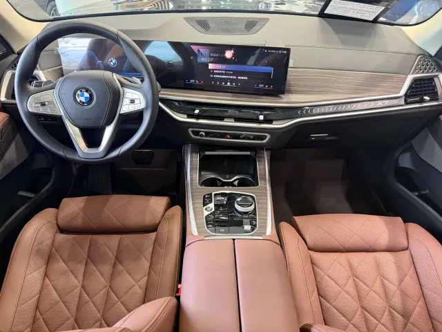 BMW X7 — Фото автомобиля 8