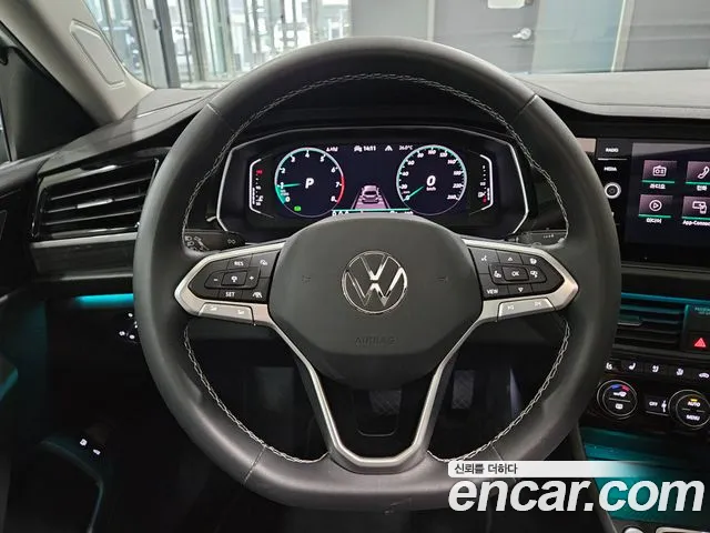 Volkswagen Jetta — Фото автомобиля 14