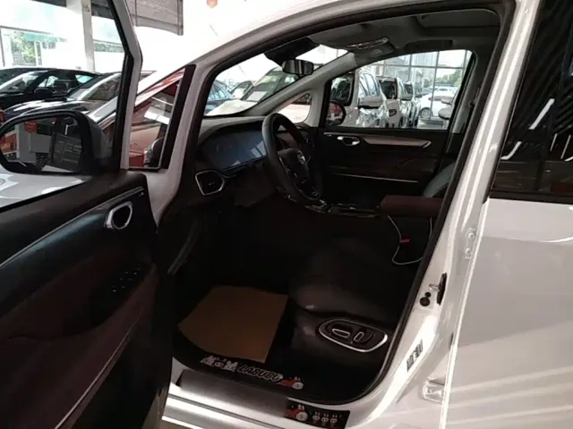 GAC Trumpchi M6 — Фото автомобиля 14