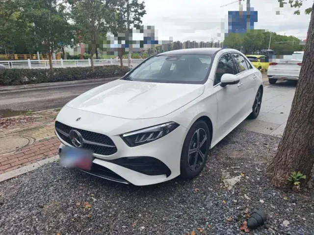Фотография автомобиля — Mercedes-Benz A-Class