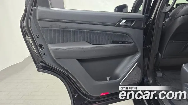 KG_Mobility_Ssangyong Rexton Rexton Arena Дизель 2.2 4WD — Фото автомобиля 25
