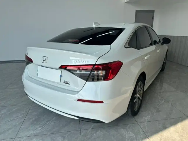 Honda Civic — Фото автомобиля 4
