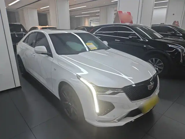 Cadillac CT4 — Фото автомобиля 3