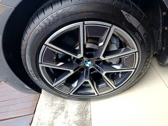 BMW i4 — Фото автомобиля 22