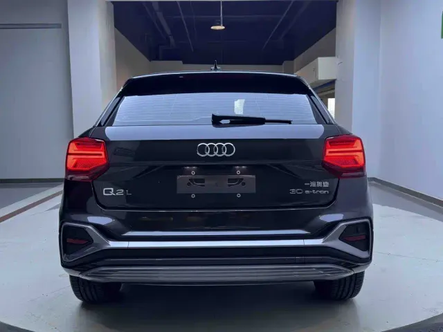 Audi Q2L e-tron — Фото автомобиля 5