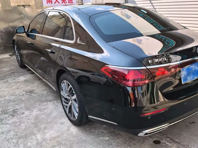 Mercedes-Benz E-Class — Фото автомобиля 2