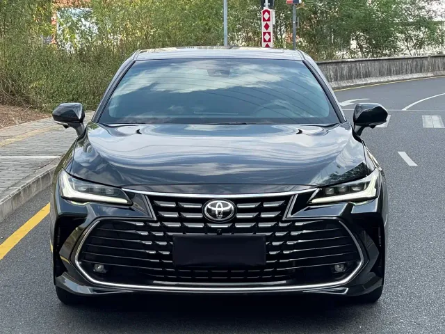 Toyota Avalon — Фото автомобиля 2