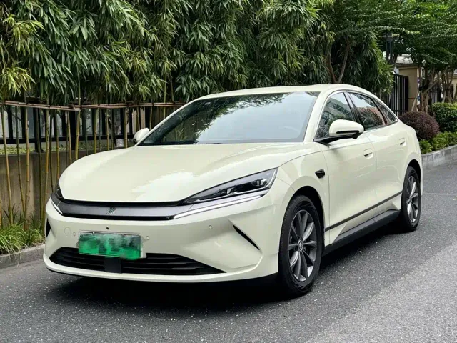 Фотография автомобиля — BYD Qin L