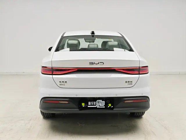 BYD Seal 05 DM-i — Фото автомобиля 5