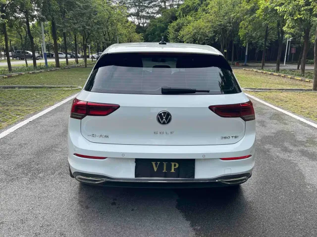 Volkswagen Golf — Фото автомобиля 18