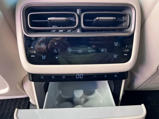 Li Auto i6 — Фото автомобиля 8