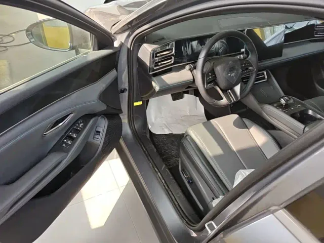 BYD Qin L — Фото автомобиля 15