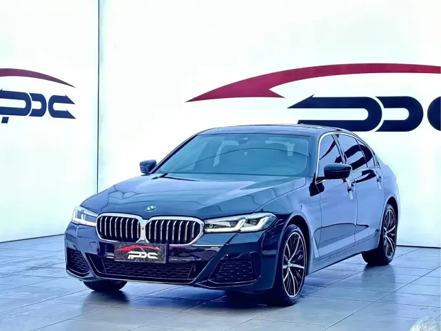 BMW 5 Series — Фото автомобиля 25