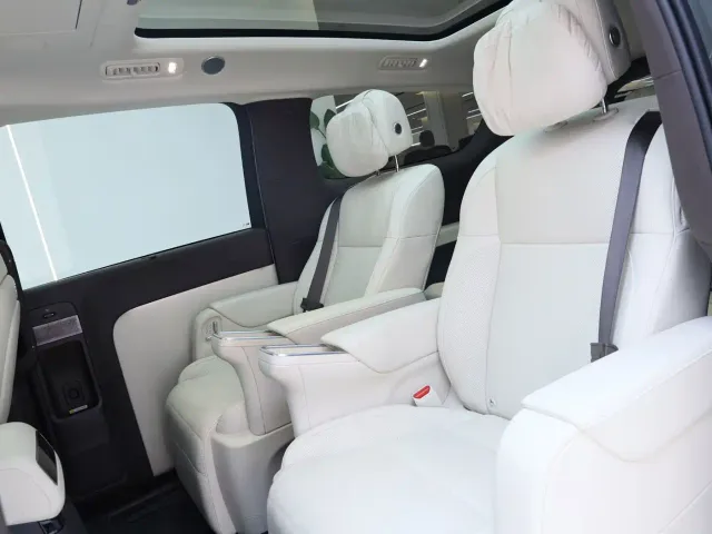 Li Auto MEGA — Фото автомобиля 9