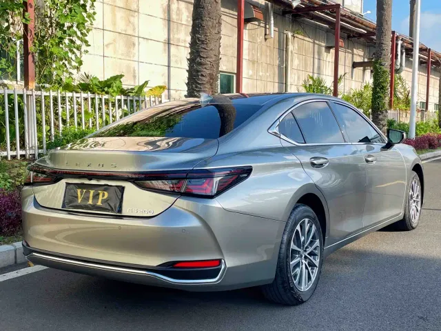Lexus Lexus ES 2025 200 Ultimate Edition — Фото автомобиля 7