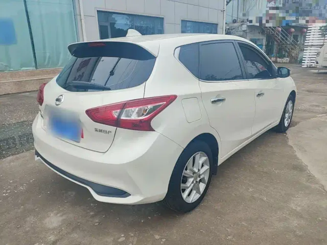 Nissan Tiida — Фото автомобиля 6