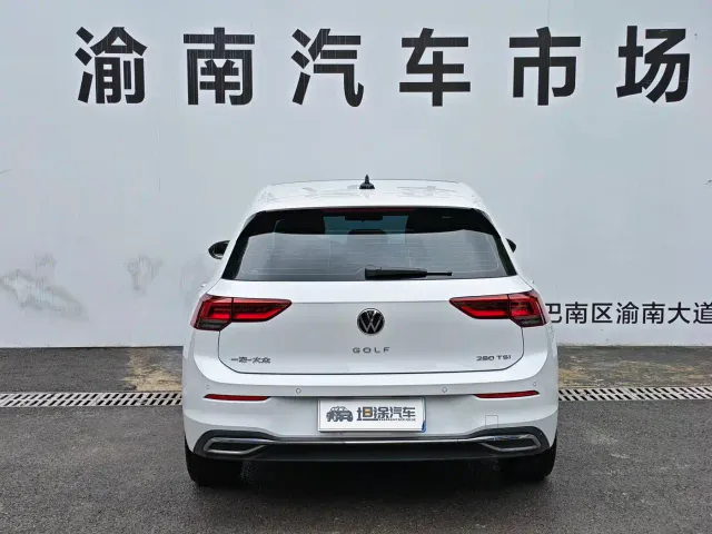 Volkswagen Golf — Фото автомобиля 28