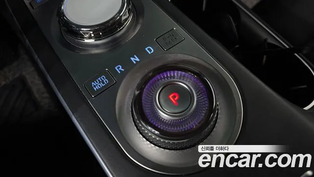 Genesis GV70 — Фото автомобиля 12