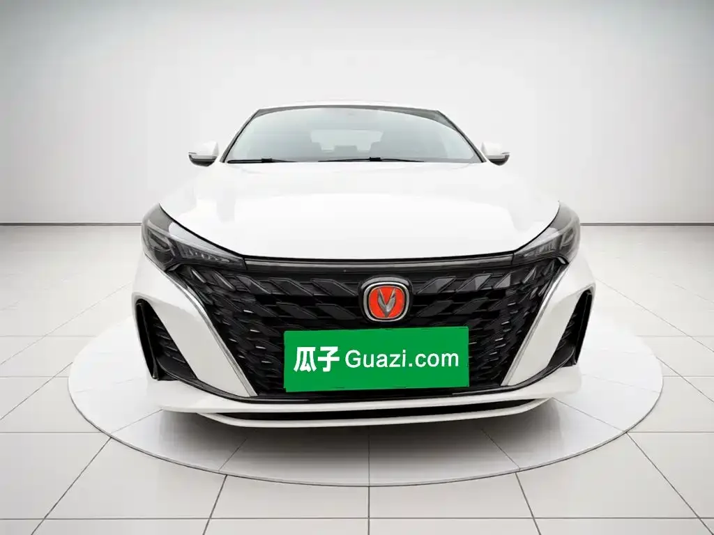 Changan Eado 2025 Model PLUS 1.5L Manual Luxury Edition — Фото автомобиля 2