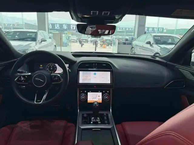 Jaguar XEL — Фото автомобиля 9