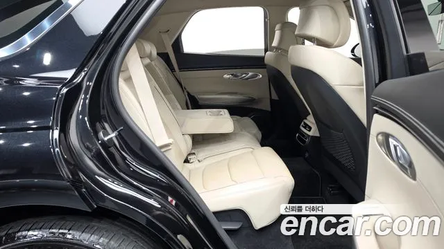 Genesis GV70 — Фото автомобиля 17