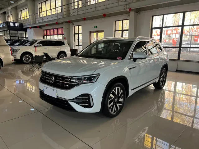 Фотография автомобиля — Volkswagen Tayron