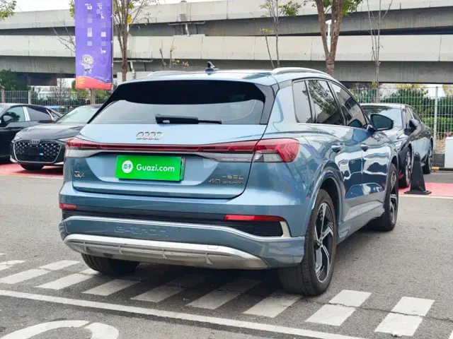 Audi Q4 e-tron — Фото автомобиля 6
